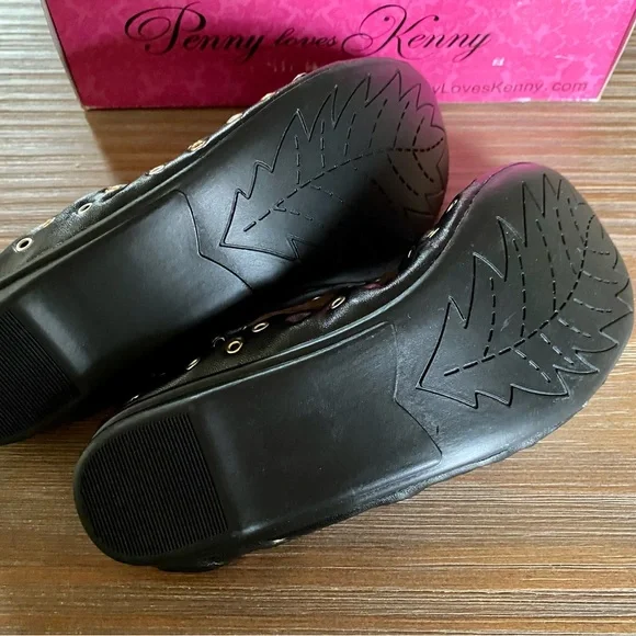 NWB Penny Loves Kenny Eyelet punched Flats Size 7M - Picture 3 of 4